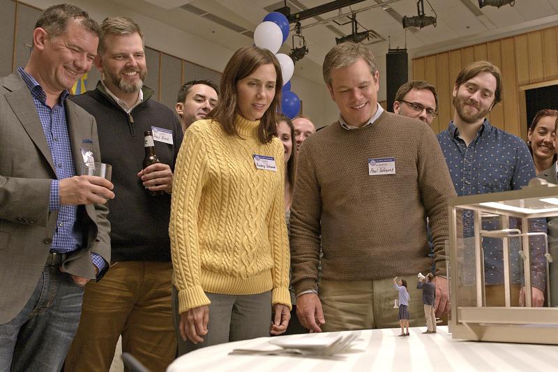 Matt Damon and Kristin Wiig contemplate miniaturization in “Downsizing,” which attracted a sold-out crowd on Thursday night. 