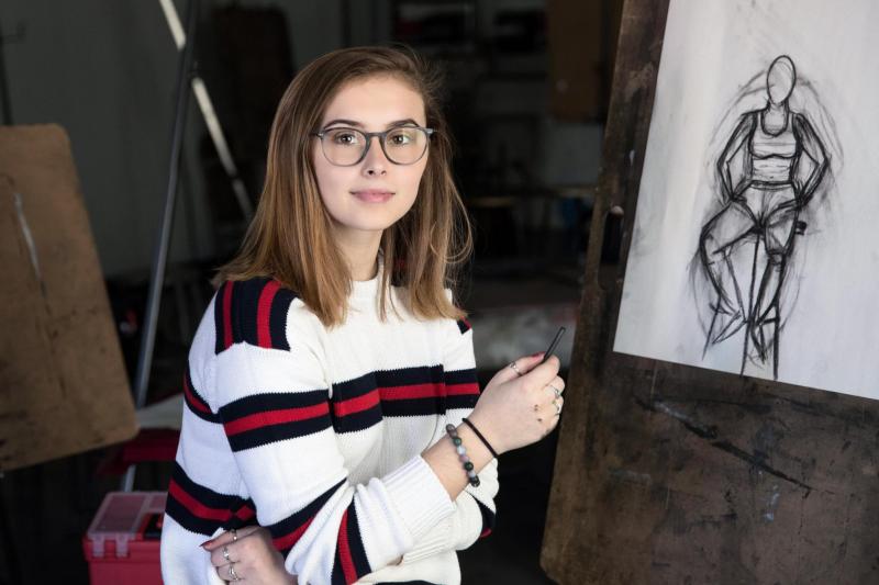 irst-year student Emma Hitchcock started Art for the Heart with her high school friend, Zadie Lacy, last year.
