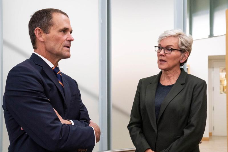 Energy Secretary Jennifer Granholm meets with UVA President Jim Ryan during an informal conversation with Chemistry Department faculty prior to a lab tour and press announcement.