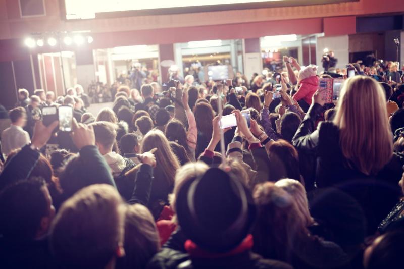 Gathering around a celebrity