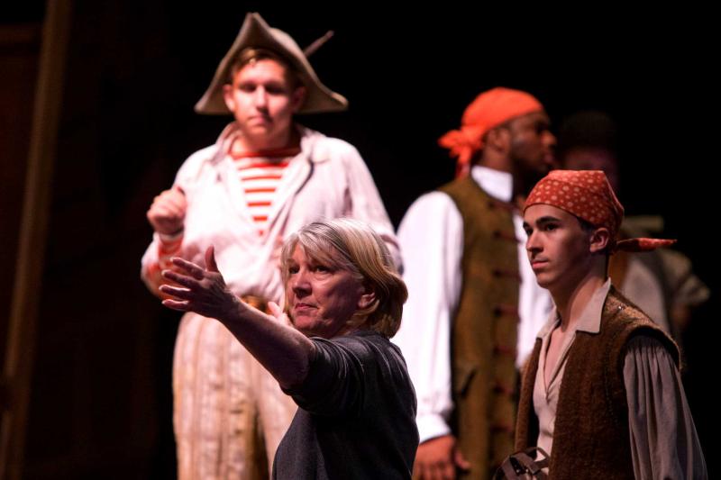 A scene from a dress rehearsal of “The Pirates of Penzance.”